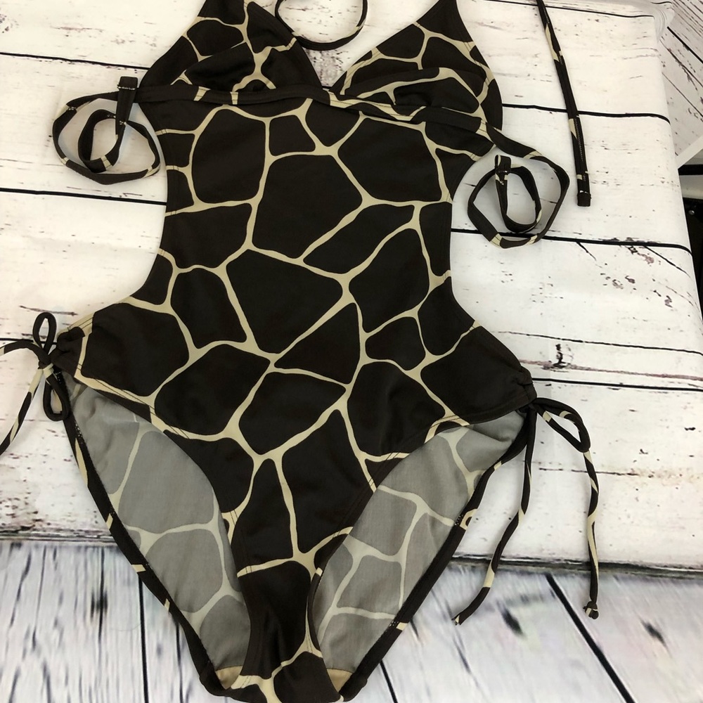 Gapbody one piece swimsuit